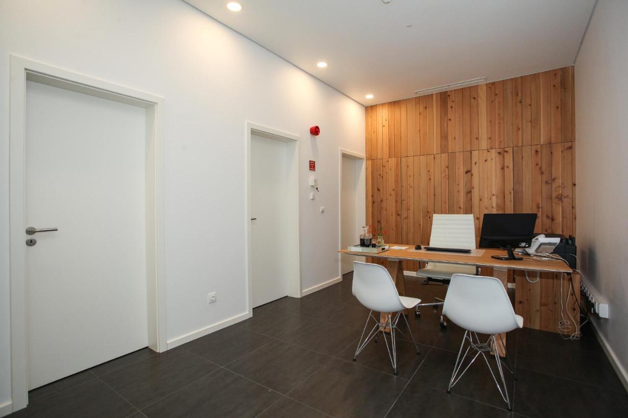 Mosteiros Place Bagian luar foto